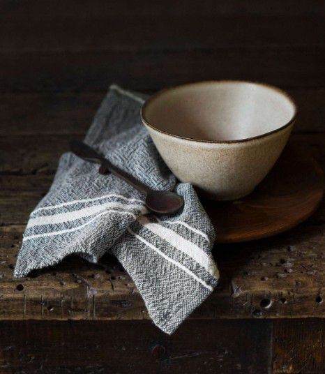 NAPKIN CONTEMPORARY VARIEGATED STRIPES CHARCOAL