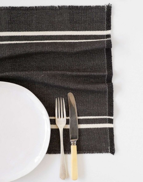 PLACEMAT CONTEMPORARY W/STRIPES CHARCOAL