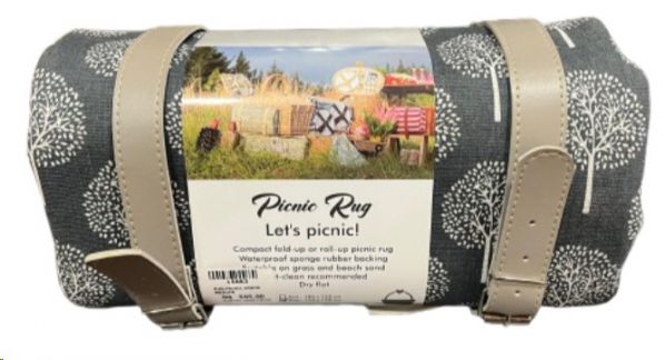 RUG PICNIC ARBOR TREES MEDIUM