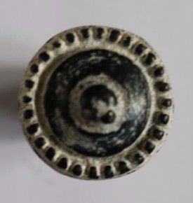 KNOB WHITE WASH STUDDED
