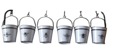 BUCKET HANGING BEE